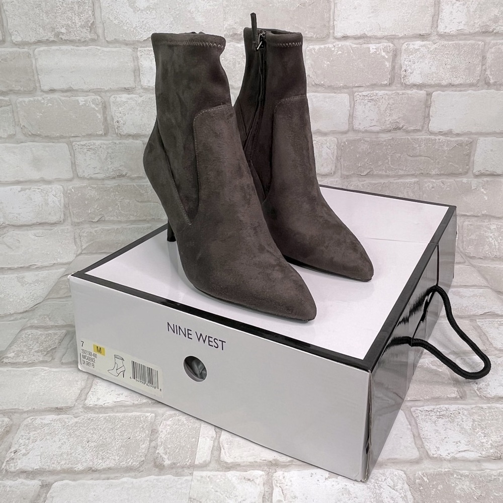NWT NIB Nine West Cadence Grey Suede Booties